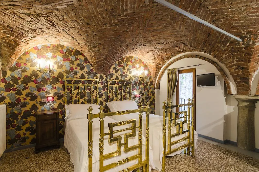 **  Ca' Monteggia Guest House Milan Italy